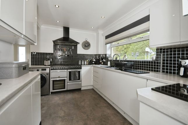 12, Ruthyn Avenue, Derbyshire photo 2