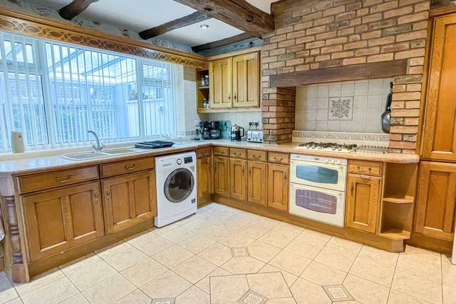 Bungalow for sale in Barnsley Road, Scawsby, Doncaster