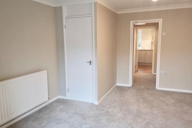1, Woodlands Way, Southampton photo 4