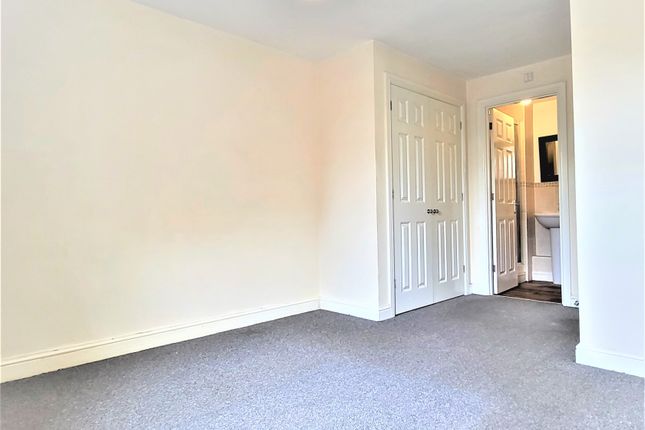 Flat for sale in Malden Road, Nascot Wood, Watford