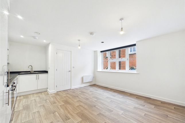 Flat 1, 9, St. Helens Lane, Essex photo 4