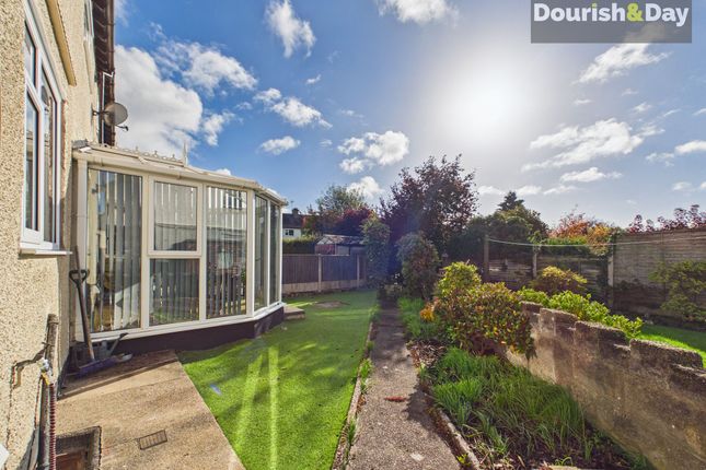 28 Crossway, Stafford photo 4