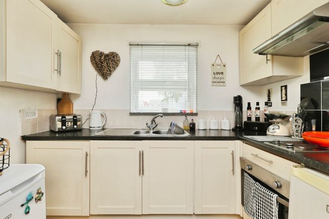 59, Larwood Avenue, Worksop photo 4