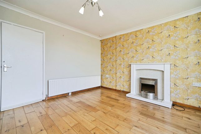 28, Avenel Road, Bradford photo 3