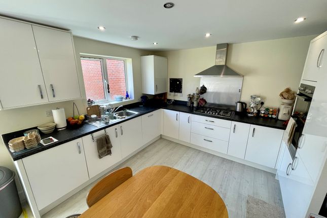 7, Bonnie Close, Derby photo 3