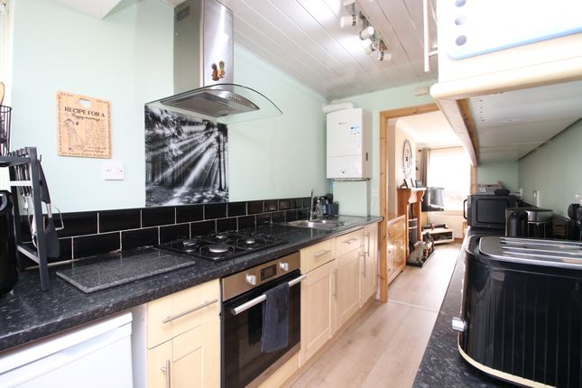 99, Northumberland Avenue, Thornton-Cleveleys photo 2