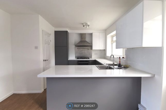 Peveril Crescent, ChorltonCumHardy, Manchester photo 3