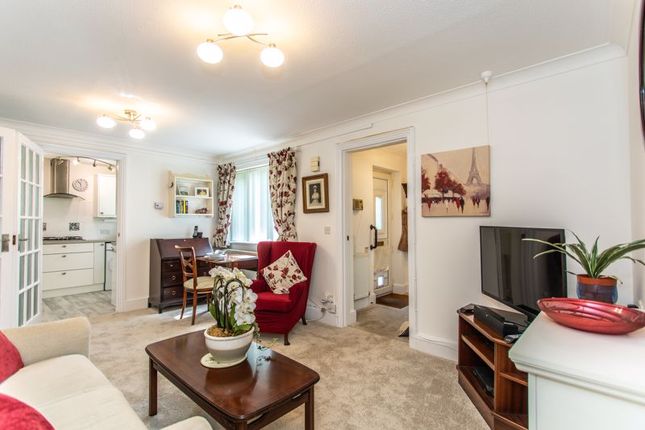 Flat 2, dumbrells court, North End, Hassocks photo 2