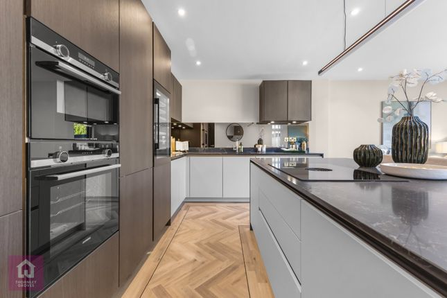 7, Brentwood Crescent, Altrincham photo 4