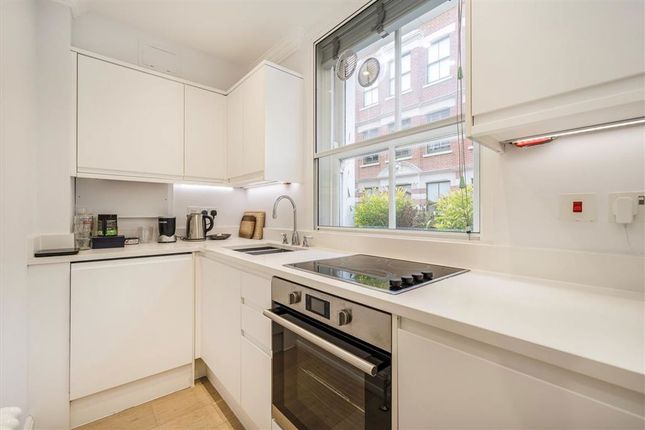 First Floor Flat, 24, Carnaby Street, London photo 3