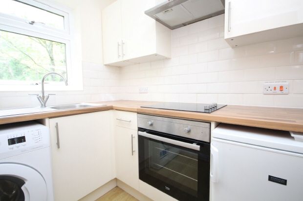 Flat to rent in Gorringes Brook, Horsham