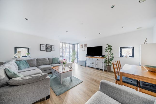 Flat 2, 3 Exchange Square, Winchester photo 3