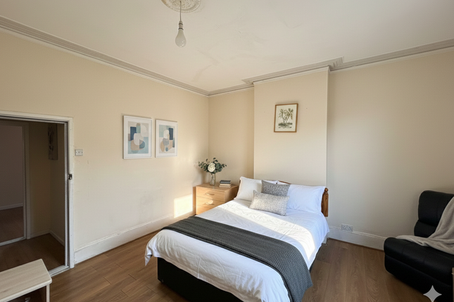 79 Drayton Road, Portsmouth photo 3
