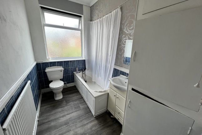 Terraced house to rent in Regent Street, Featherstone