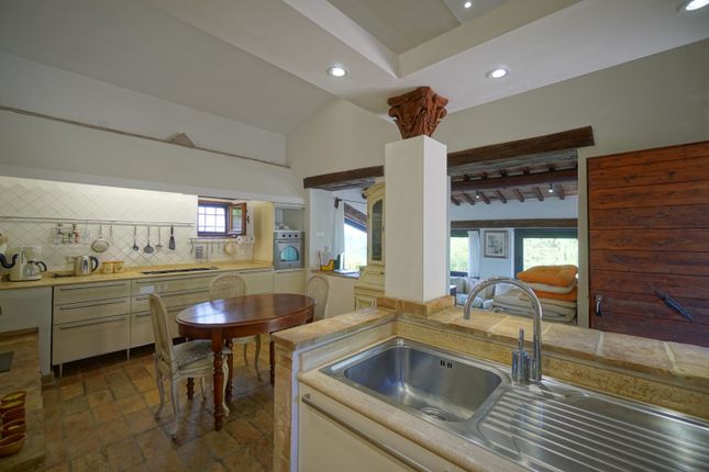 Villa for sale in Villa Rasina, Umbertide, Perugia, Umbria, Italy