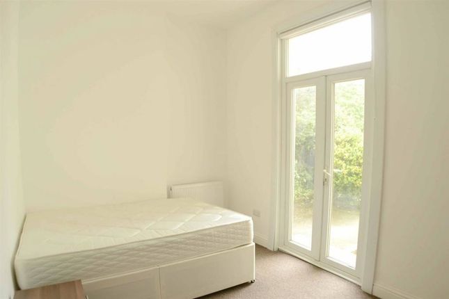 38, Reservoir Road, London photo 3