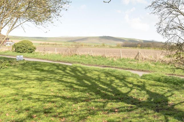 18, Chandlers Close, All Cannings photo 2