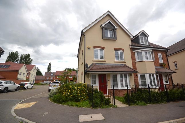 Thumbnail Property to rent in Fir Tree Road, Woodley, Reading