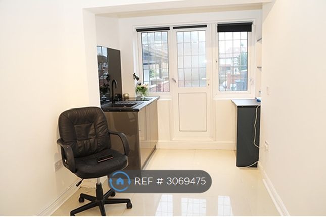 Beverley Way, West Wimbledon, London photo 5