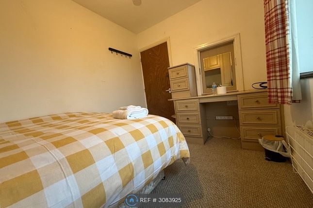 Droylsden photo 3