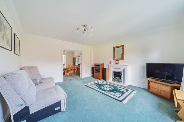 6, Lambton Close, Alton photo 3