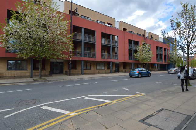 Flat to rent in Stretford Road, Hulme, Manchester
