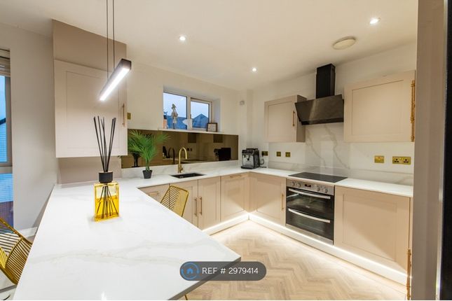 Flat   Malpass Drive Leybourne, Leybourne Chase, West Malling, Leybourne photo 5