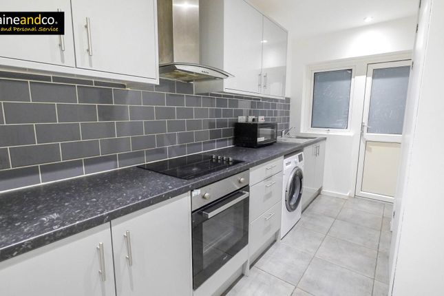 10, Travellers Lane, Hatfield photo 2