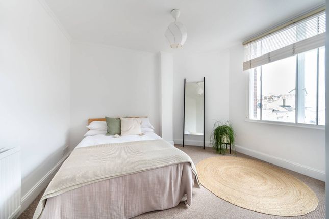 Flat for sale in Notting Hill Gate, Notting Hill Gate, London