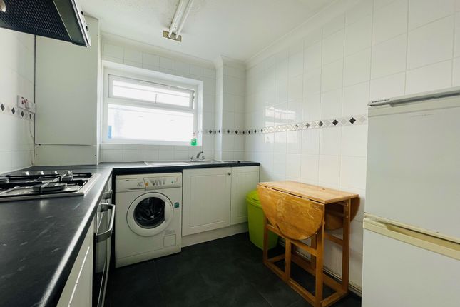 Flat to rent in Amber Court, 38 Salisbury Road, Hove, East Sussex