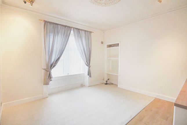 G1, 323, Main Street, West Dunbartonshire photo 3