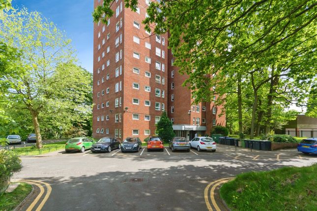 2-bed flat on Flat 12, Bowen Court, Wake Green Park, Birmingham, £64,000