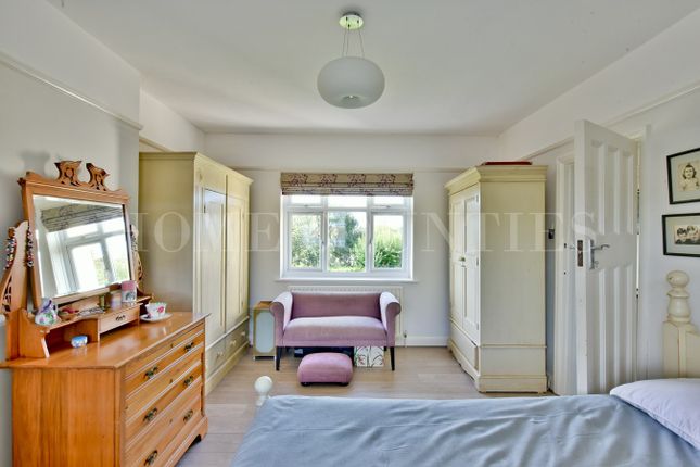 Detached house for sale in Mountway, Potters Bar
