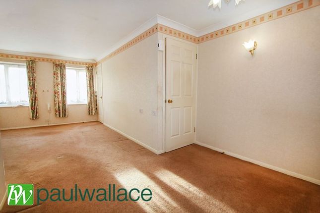 Property for sale in Rosedale Way, Cheshunt, Waltham Cross