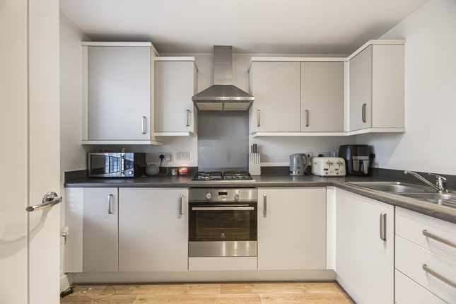 37, Candytuft Way, Didcot photo 2