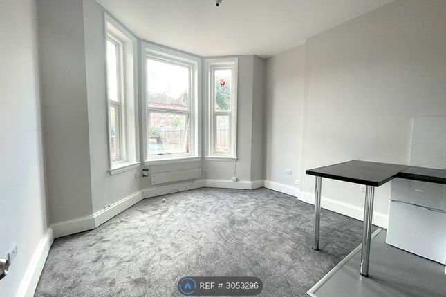 Flat   Brownhill Road, London photo 3