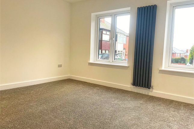 Town house for sale in Hayfield Close, Moorside, Oldham, Greater Manchester