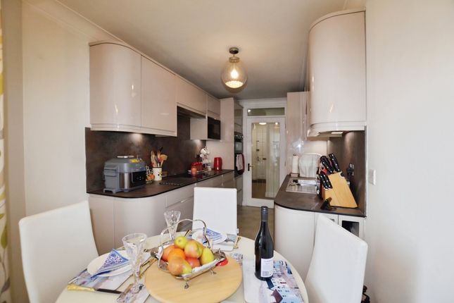 Flat 16, Greenacres Asheldon Road, Wellswood Torquay Devon, Devon photo 4