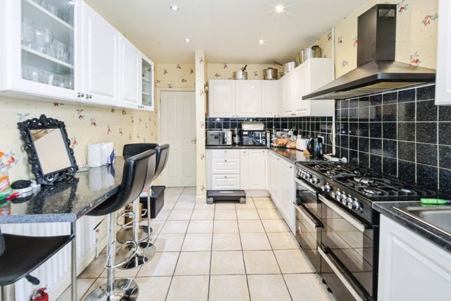 31, York Avenue, Warwickshire photo 4