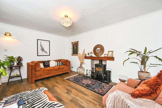 Mapplewell Crescent, Warrington photo 4