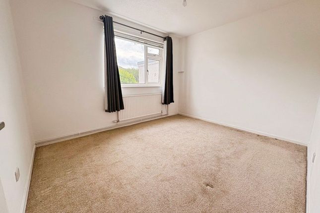 60, Pine Valley, Cwmavon Port Talbot photo 5