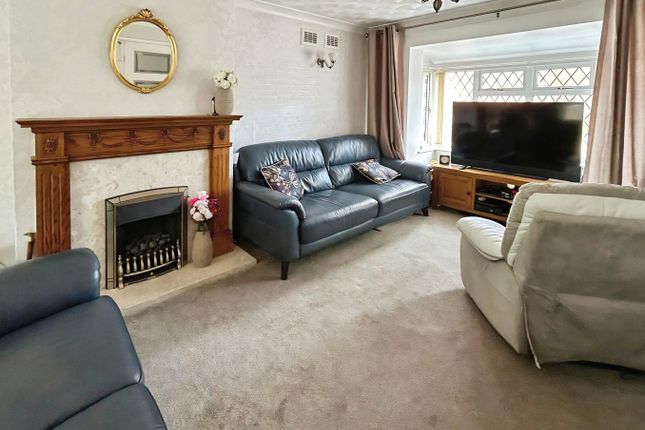 18, Stoney Croft, Cannock photo 2