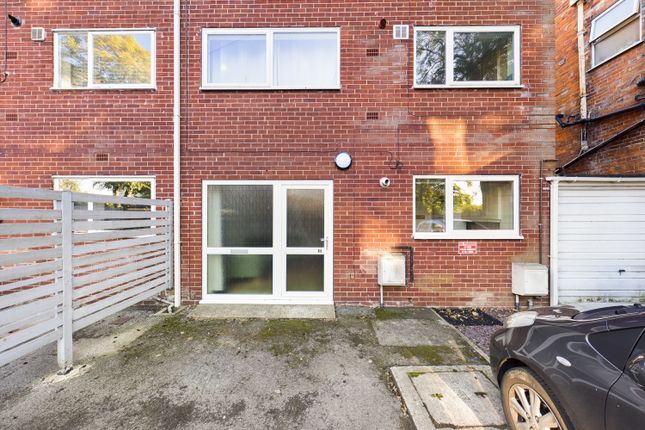 Flat to rent in Avenues Court, Princes Avenue