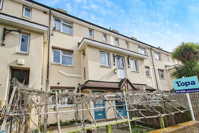 2, Gibson Close, London photo 4