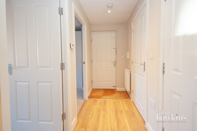 Lrg_Hallway-2
