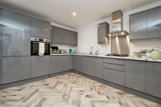 10, Woodside, Hull photo 2