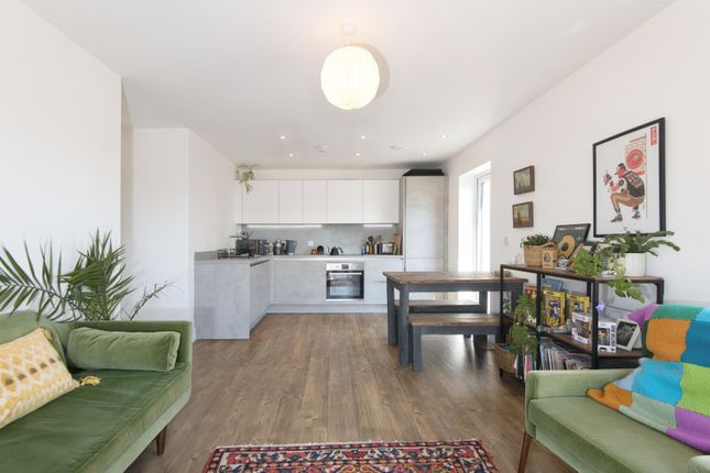 17 Riverside House,, Thomas Blake Avenue, Hants photo 4