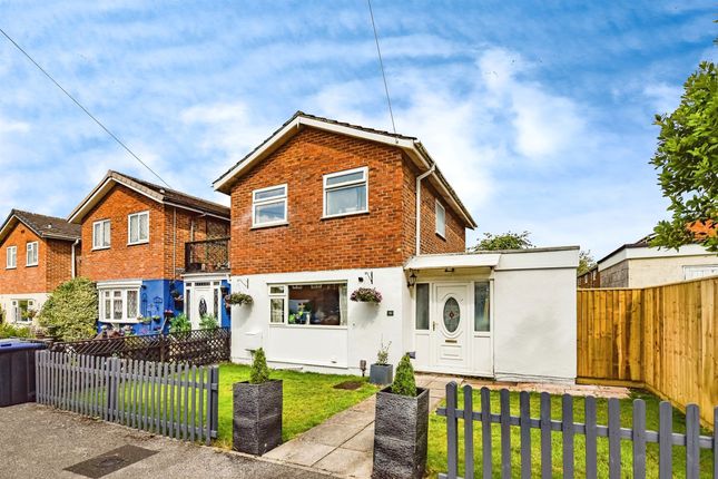 Thumbnail Semi-detached house for sale in Chiltern Close, Warminster