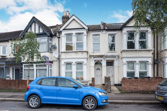 Thumbnail Flat for sale in Brookscroft Road, London