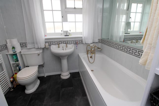 79, Ash Tree Drive, West Kingsdown, Sevenoaks photo 4